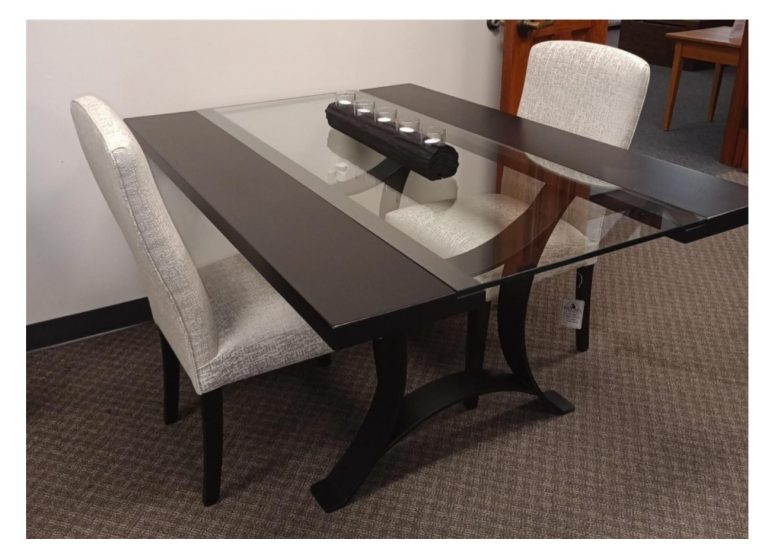 Golden Gate Table & Avon Chairs