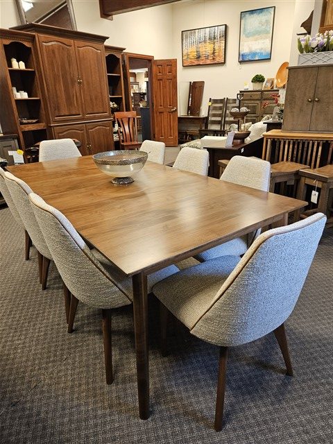 Monica Leg Table w/Orca Side Chairs